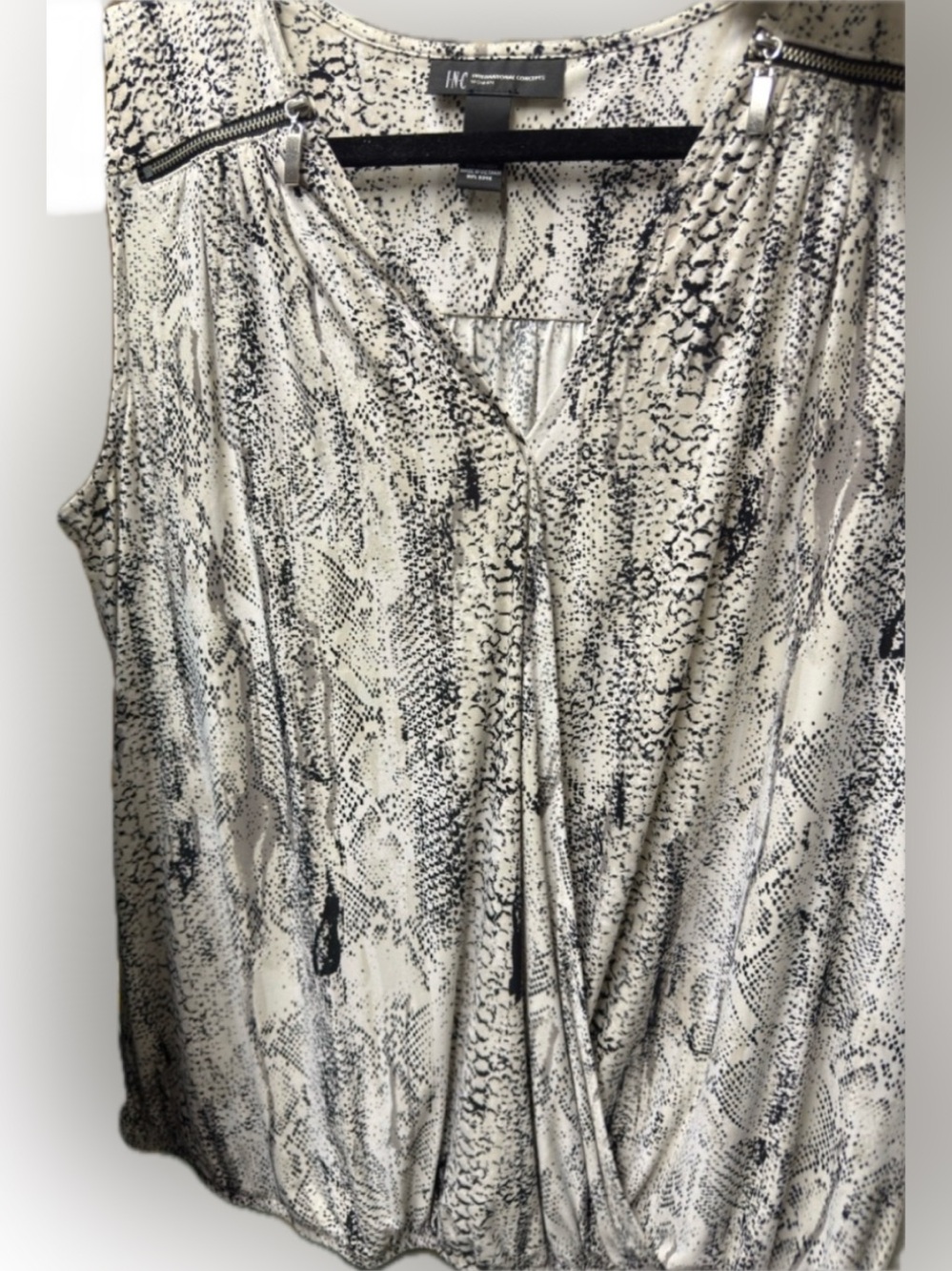 INC International Concepts Black & White Sleeveless Snake-Print Top